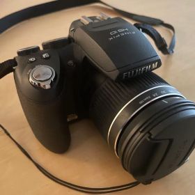FUJIFILM FinePix HS10 本体 デジタルカメラ