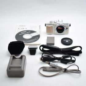 B#13014 OLYMPUS ミラーレス一眼 PEN E-PL7 ボディ ホワイト PEN E-PL7 BODY WHT