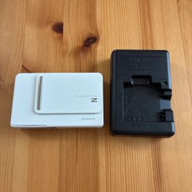 FUJIFILM FinePix Z300 本体 充電器付き