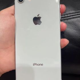 Apple iPhone 8 64GB シルバー 本体
