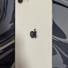 iPhone se3 64GB