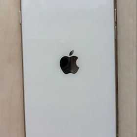 Apple iPhone SE 第3世代ホワイト 本体