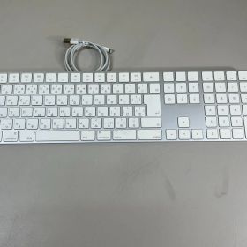 ◇Apple Magic Keyboard A1843 テンキー付き 日本語配列 USBケーブル付 動作確認済