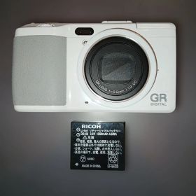 【ジャンク品】RICOH GR DIGITAL IV ホワイトエディション 本体