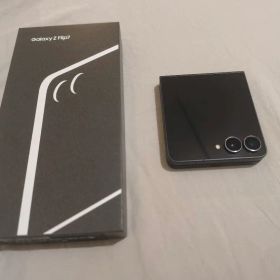 Samsung Galaxy Z Flip7 256GB 実質新品
