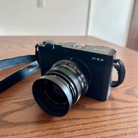 FUJIFILM X-E4 ボディ ブラック 美品 レンズ2種セット おまけ有