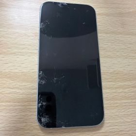 Apple iPhone 15 本体 ジャンク(画面割れ)