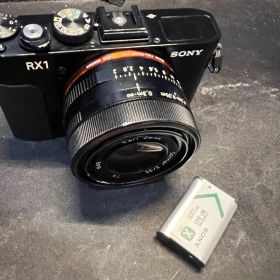 SONY Cyber-shot DSC-RX1 本体