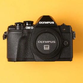 OLYMPUS OM-D E-M10 Mark III ダブルズームキット