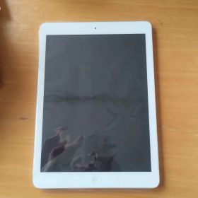 【外箱あり】iPad Air (第1世代) Wi-Fiモデル 16GB シルバー