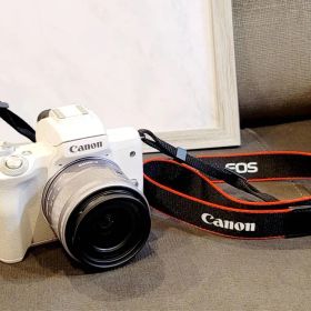 Canon EOS Kiss M ホワイトEF-M 15-45mmミラーレス美品