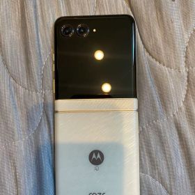 Motorola razr 60s PANTONE