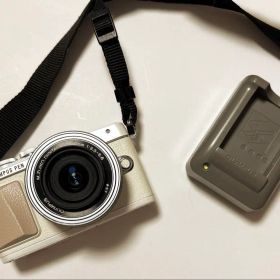 OLYMPUS PEN Lite E-PL7 本体 レンズ付き レンズフタなし