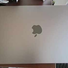 Apple MacBook Pro 14インチ M3 本体