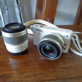 Nikon 1 J1 ダブルズームキット ホワイト 本体