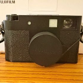 FUJIFILM ブラック X half X-HF1