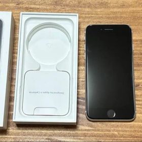 iPhone SE2 64GB ホワイト 中古 SIMフリー 箱付