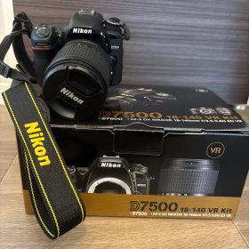 Nikon D7500 VR Kit 18-140mmレンズ付き