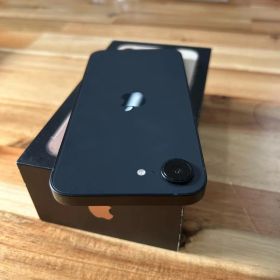 新品同様 バッテリー100％ iPhone 17e 256GB SIMフリー