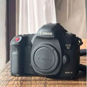 Canon EOS 5D Mark III デジタル一眼レフ 本体、充電器