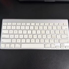 Apple Wireless Keyboard & Magic Trackpad