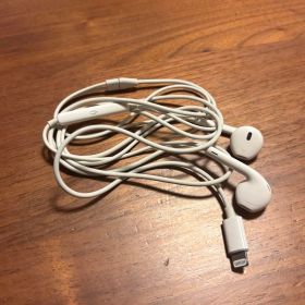 Apple EarPods lightning 有線イヤホン