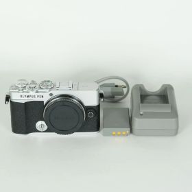 [美品 | シャッター数3,988回] OLYMPUS PEN E-P7 [ボディ シルバー] | マイクロフォーサーズマウント