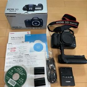 美品！ Canon EOS 5D Mark III BG-E11 バッテリー2個