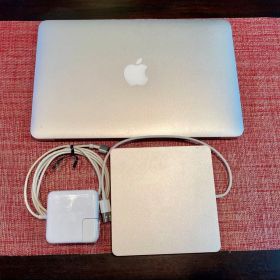 Apple MacBook Air 11インチ USB SuperDrive付