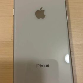 Apple iPhone 8 本体 透明カバーケース付き