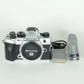 [美品 | シャッター数] OM SYSTEM OM-5 Mark II ボディ シルバー | マイクロフォーサーズマウント