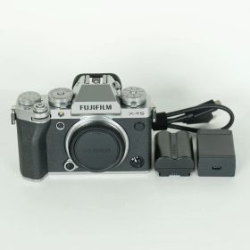 [美品 | シャッター数1,350回] FUJIFILM X-T5 [ボディ シルバー] | FUJIFILM Xマウント