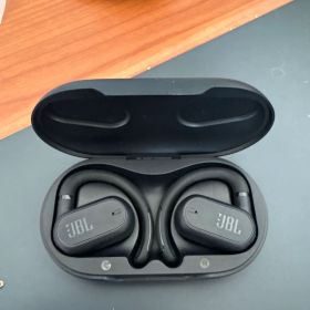 JBL SOUNDGEAR SENSE ワイヤレスイヤホン 本体