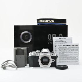 ■ 美品 ■ OLYMPUS OM-D E-M10 MarkIII ボディ シルバー 《ショット数 7,442回、箱付き》