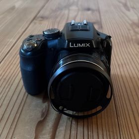 LUMIX コンパクトデジタルカメラ dmc-fz200