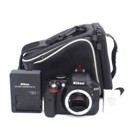 S回数3288回♪小さく軽い一眼レフ♪Nikon D3300 ボディ♪