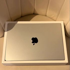 MacBook Pro 14インチ M3 512GB SSD