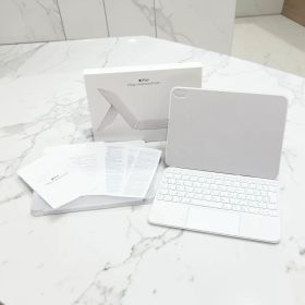 【美品】Apple Magic Keyboard Folio A2695