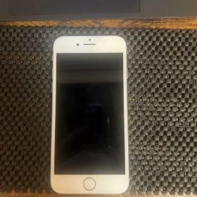 Apple iPhone 8 本体