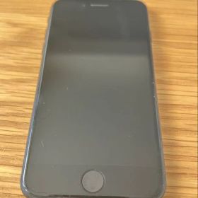 Apple iPhone SE 第3世代 64GB ケース・充電ケーブル付き