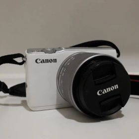Canon EOS M10