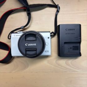 Canon EOS M100 本体 15-45mm レンズキット