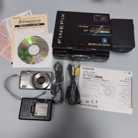 FUJIFILM FinePix F70EXR 箱付き 画像が全て