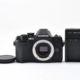 ■2624ショットのほぼ新品■ OLYMPUS オリンパス OM-D E-M10 Mark III ブラック #D255