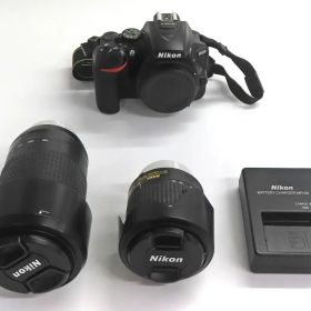 【中古】カメラ Nikon デジタル一眼レフカメラ D5600 ダブルズームキット [D5600WZ](状態：各付属品欠品・状態難※詳細は商品説明を御覧下さい)