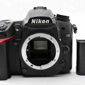 Nikon D7000 デジタル一眼レフカメラ ボディ