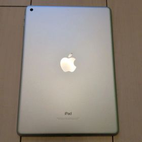 Apple iPad（第6世代 MR7G2J/A） 本体