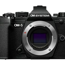 【ポイント10倍】 OMデジタルソリューションズ デジタル一眼カメラ OM SYSTEM OM-5 ボディ [ブラック] [タイプ：ミラーレス 画素数：2177万画素(総画素) 2037万画素(有効画素) 撮像素子：フォーサーズ 4/3型 LiveMOS 重量：366 g] 【P10倍】