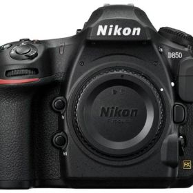 【ポイント10倍】 ニコン デジタル一眼カメラ D850 ボディ [タイプ：一眼レフ 画素数：4689万画素(総画素) 4575万画素(有効画素) 撮像素子：フルサイズ 35.9mm×23.9mm CMOS 重量：915 g] 【P10倍】