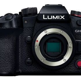 【ポイント10倍】 パナソニック デジタル一眼カメラ LUMIX DC-GH6 ボディ [タイプ：ミラーレス 画素数：2652万画素(総画素) 2521万画素(有効画素) 撮像素子：フォーサーズ 4/3型 LiveMOS 重量：739 g] 【P10倍】